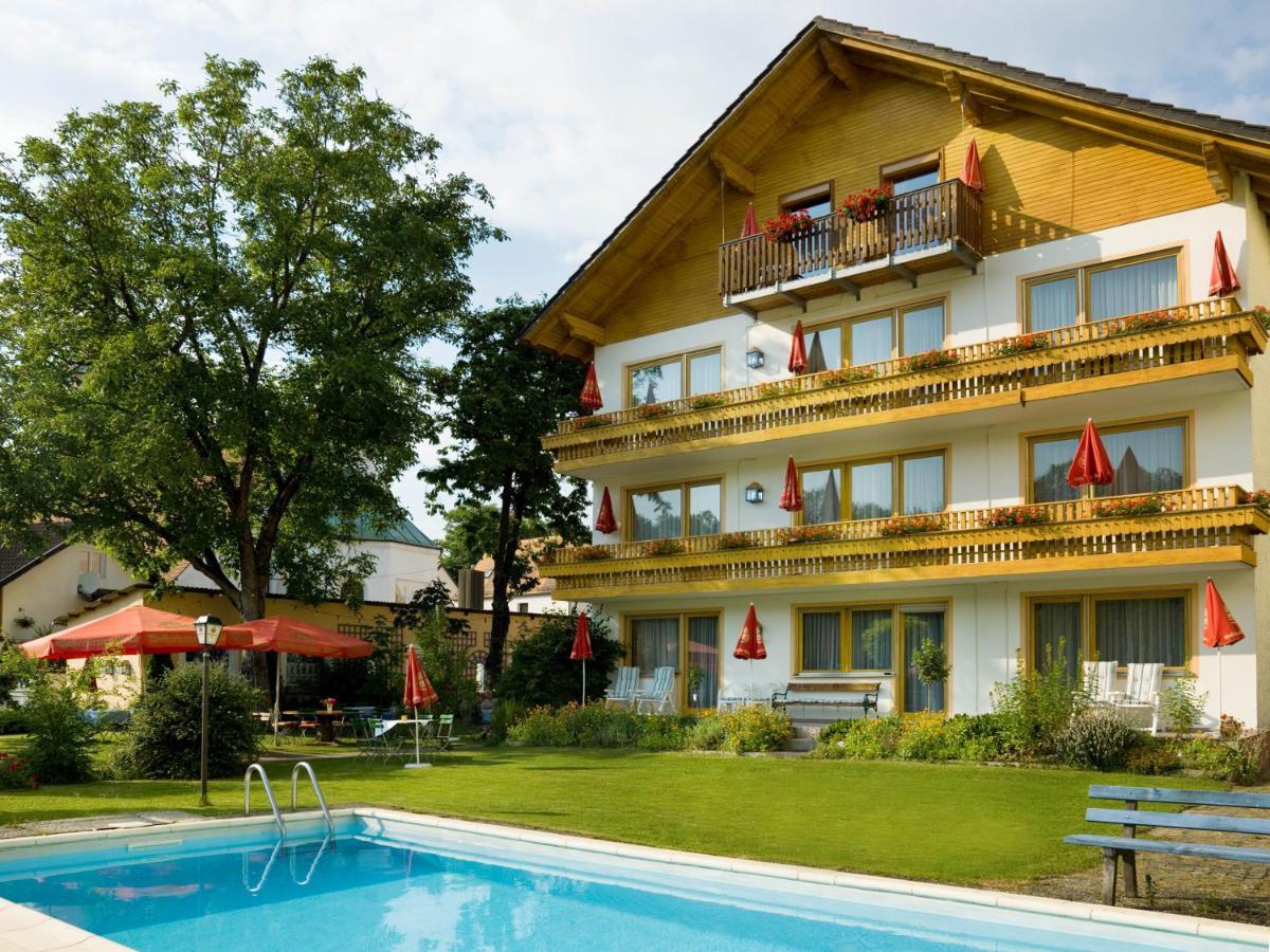 Landgasthof Moser & Restaurant Bootshaus Windorf  Εξωτερικό φωτογραφία