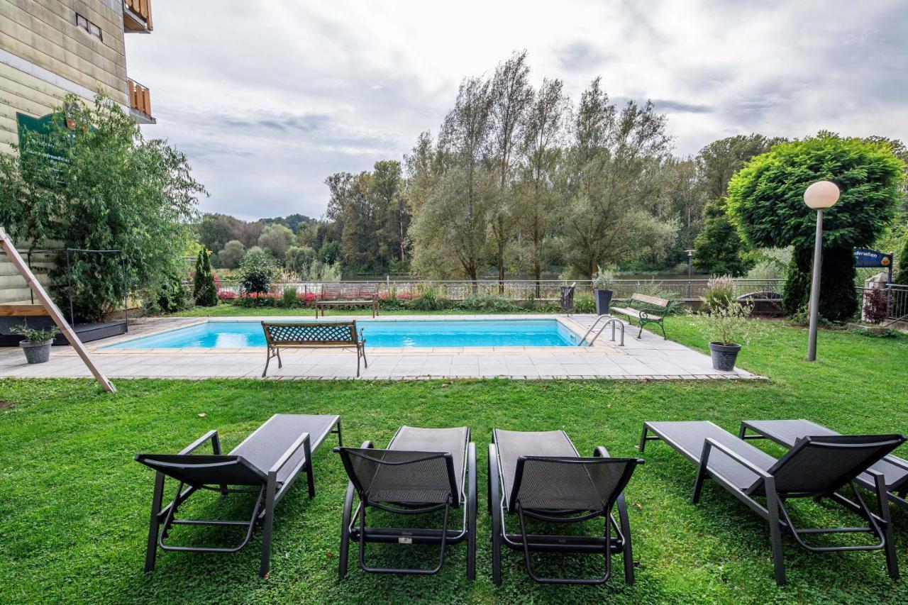Landgasthof Moser & Restaurant Bootshaus Windorf  Εξωτερικό φωτογραφία