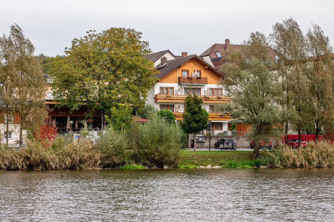 Landgasthof Moser & Restaurant Bootshaus Windorf  Εξωτερικό φωτογραφία