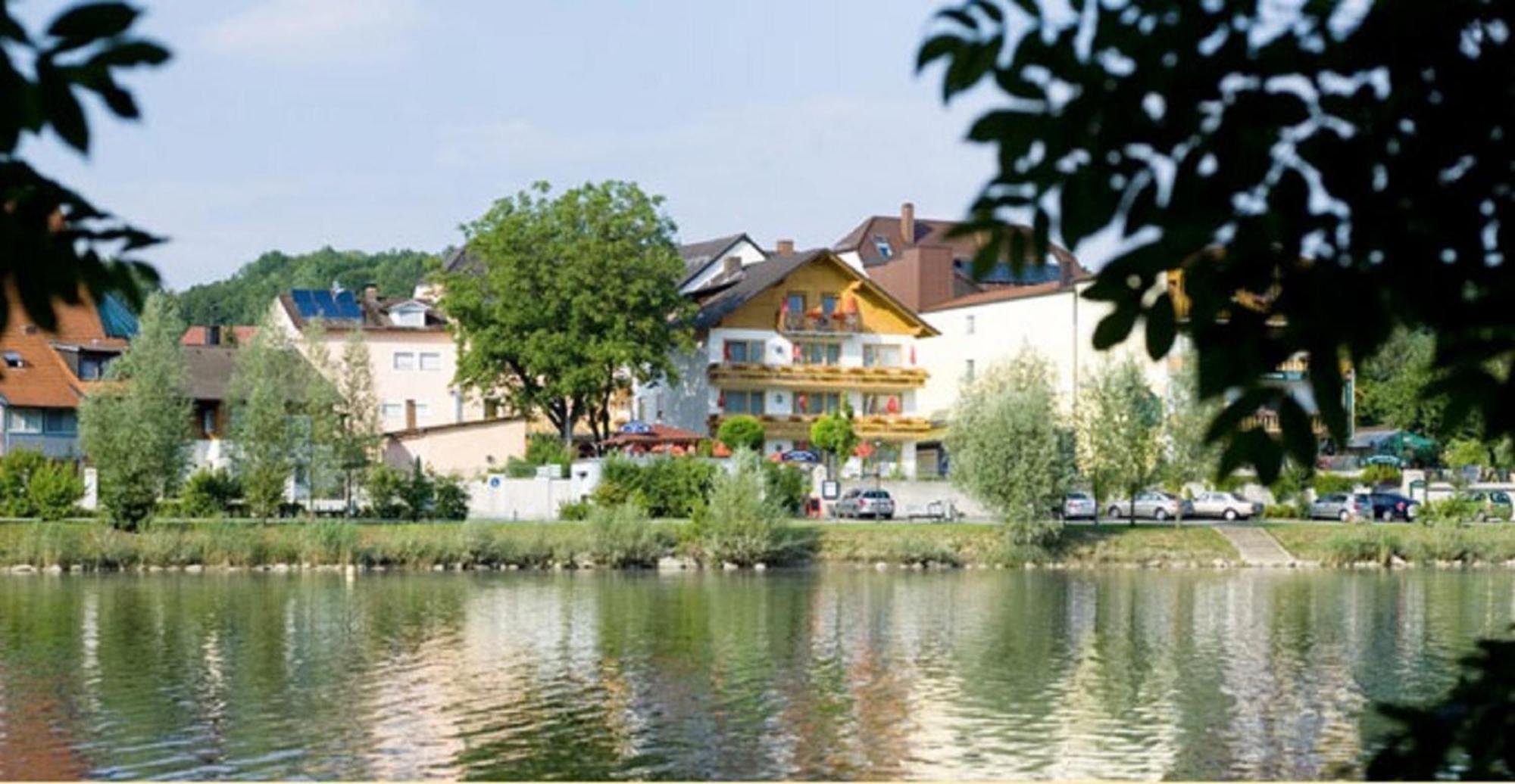 Landgasthof Moser & Restaurant Bootshaus Windorf  Εξωτερικό φωτογραφία